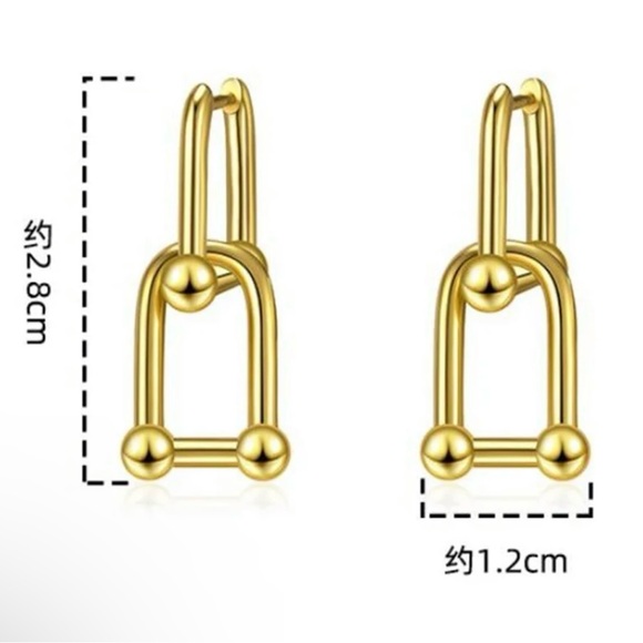 Graduated U Link Silver Earrings - Picture 4 of 4